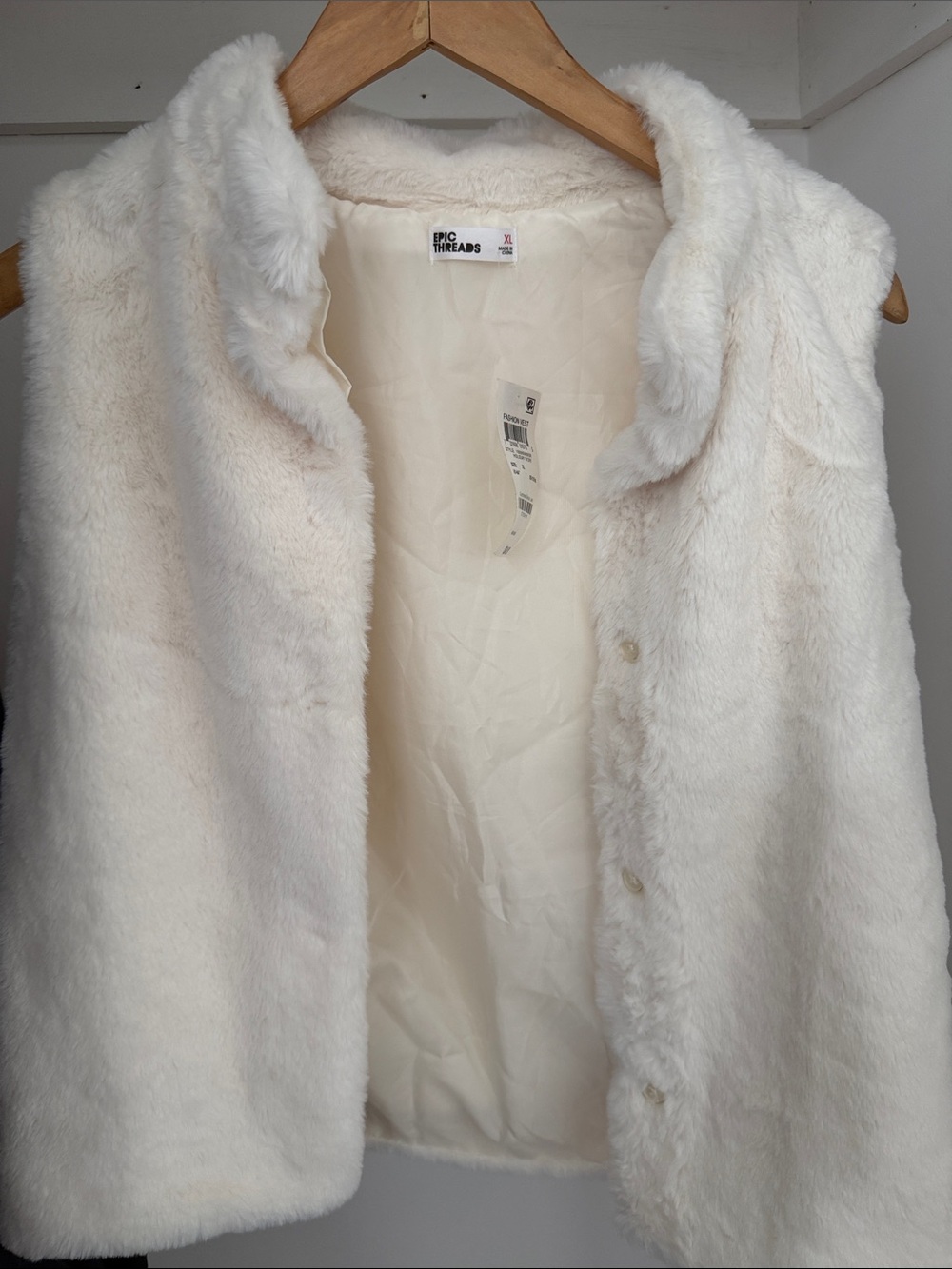 Epic Threads Off-White Plush Faux Fur Vest